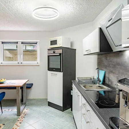 Apartment Wunderschoene *